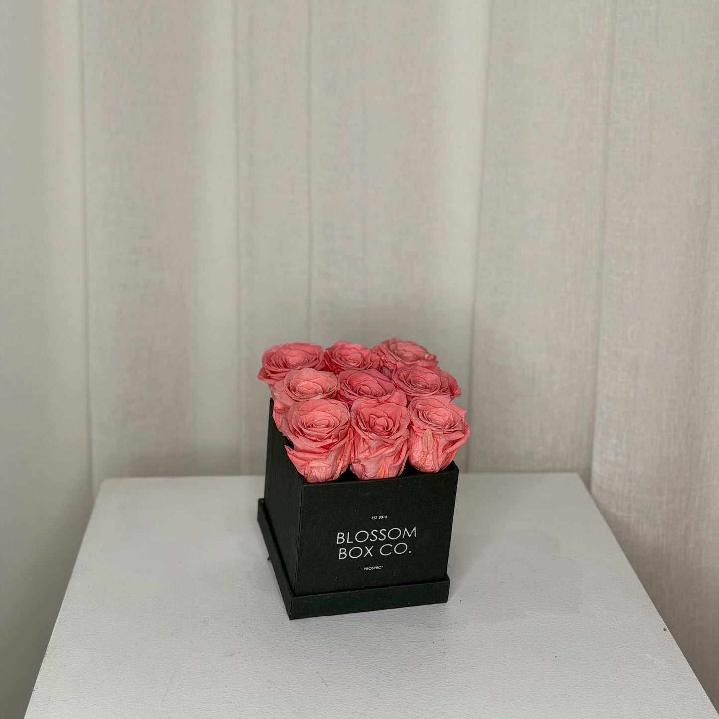 Limited edition timeless black box - preserved roses