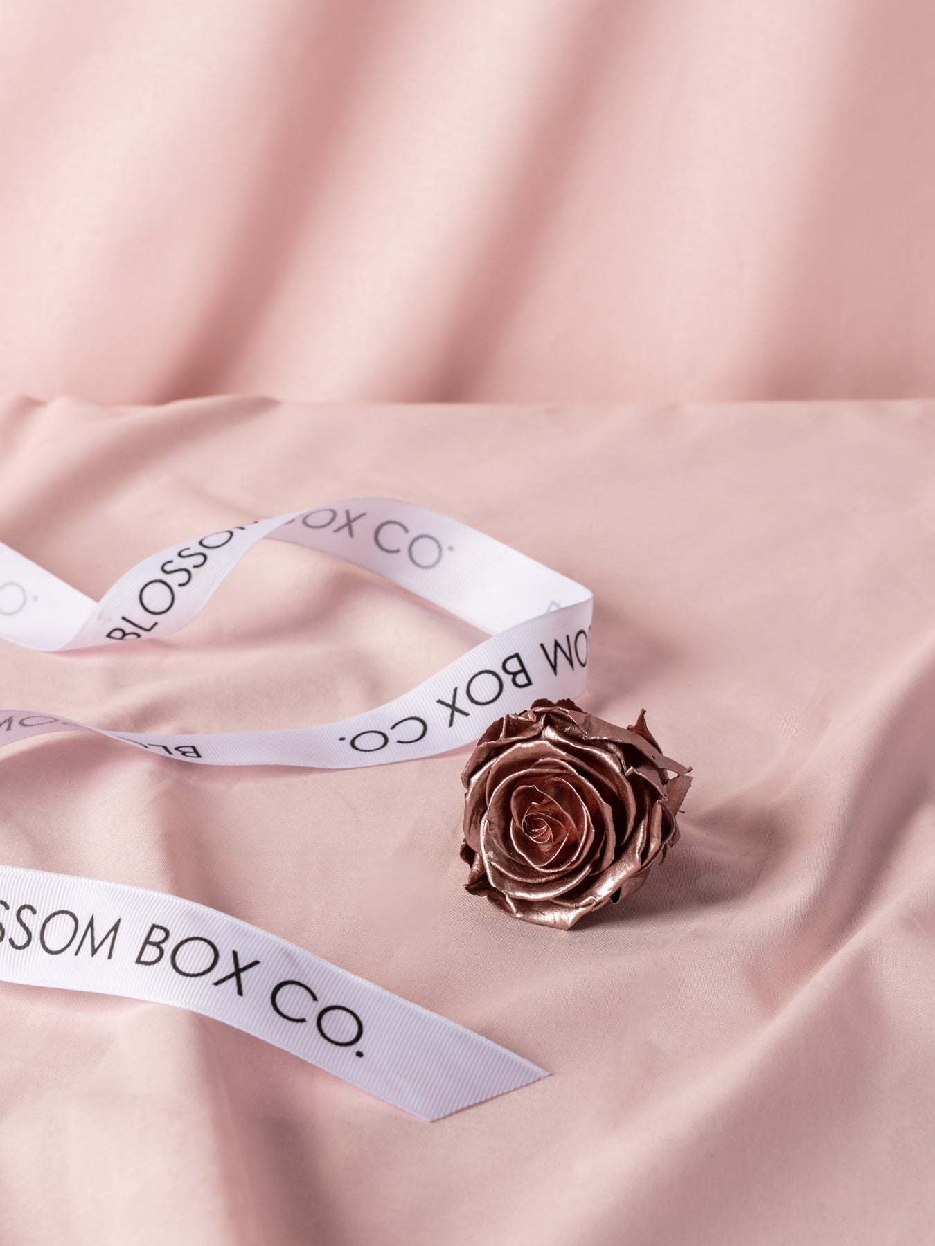 Preserved Classic Ceramic Round Rose Box