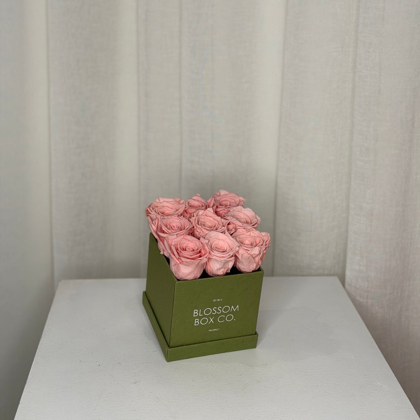 Limited edition sage box - preserved roses