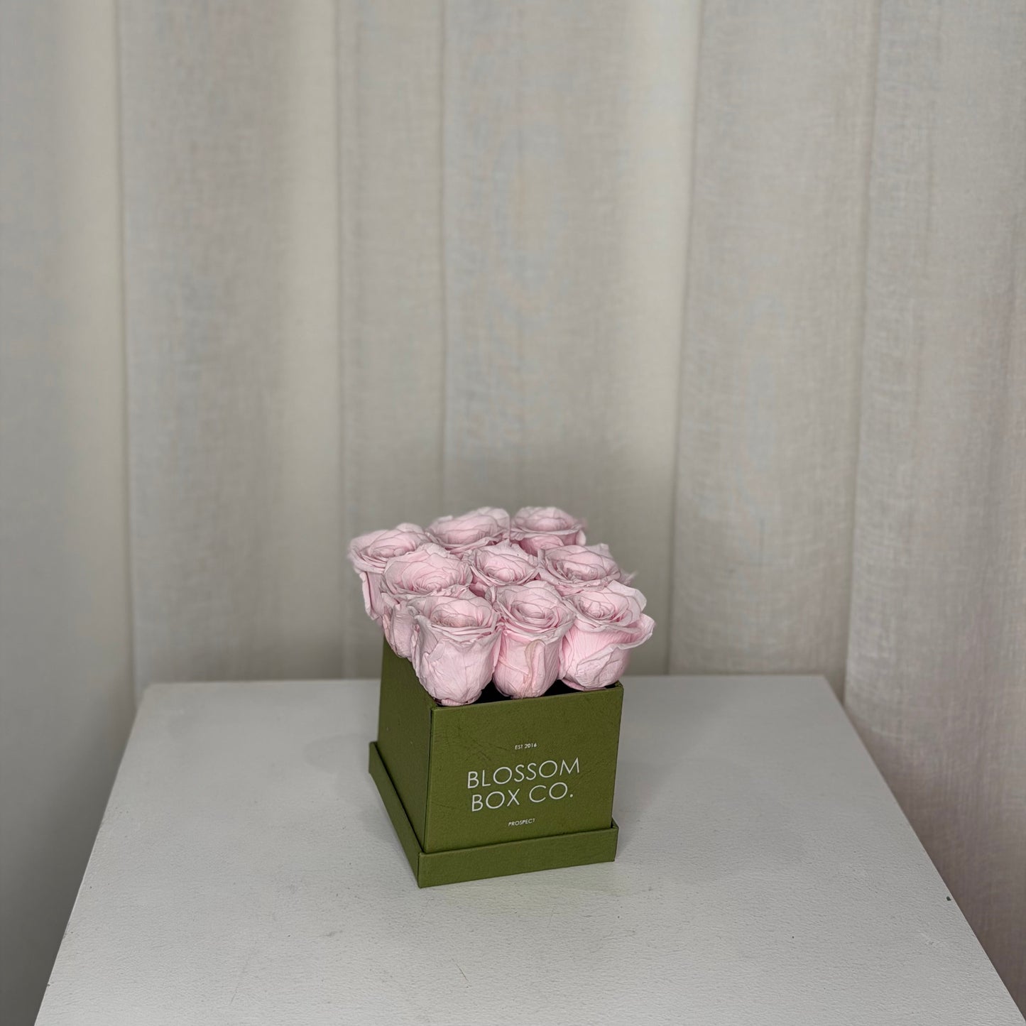 Limited edition sage box - preserved roses