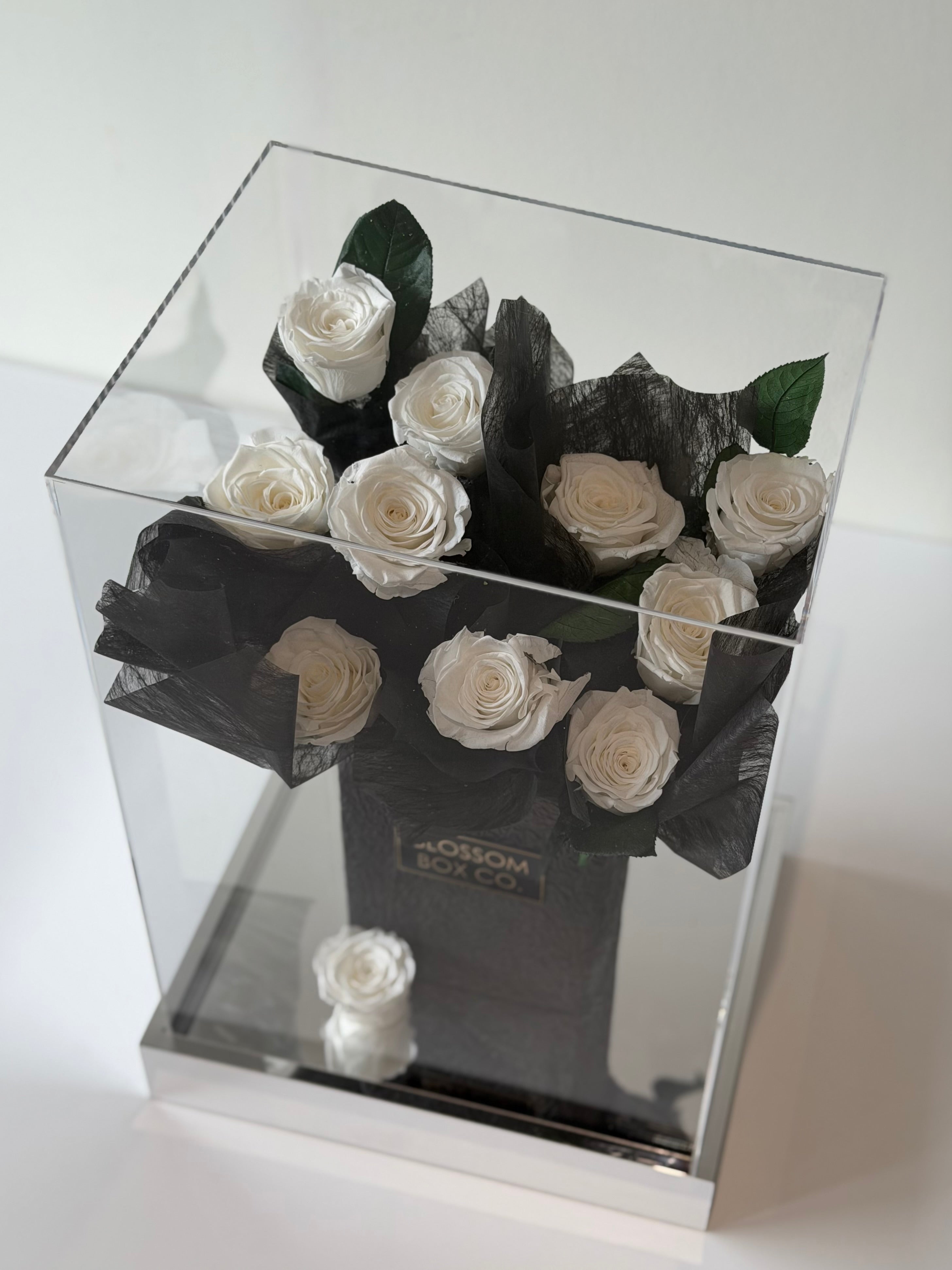 Dozen Rose Bouquet Case (Preserved Roses)