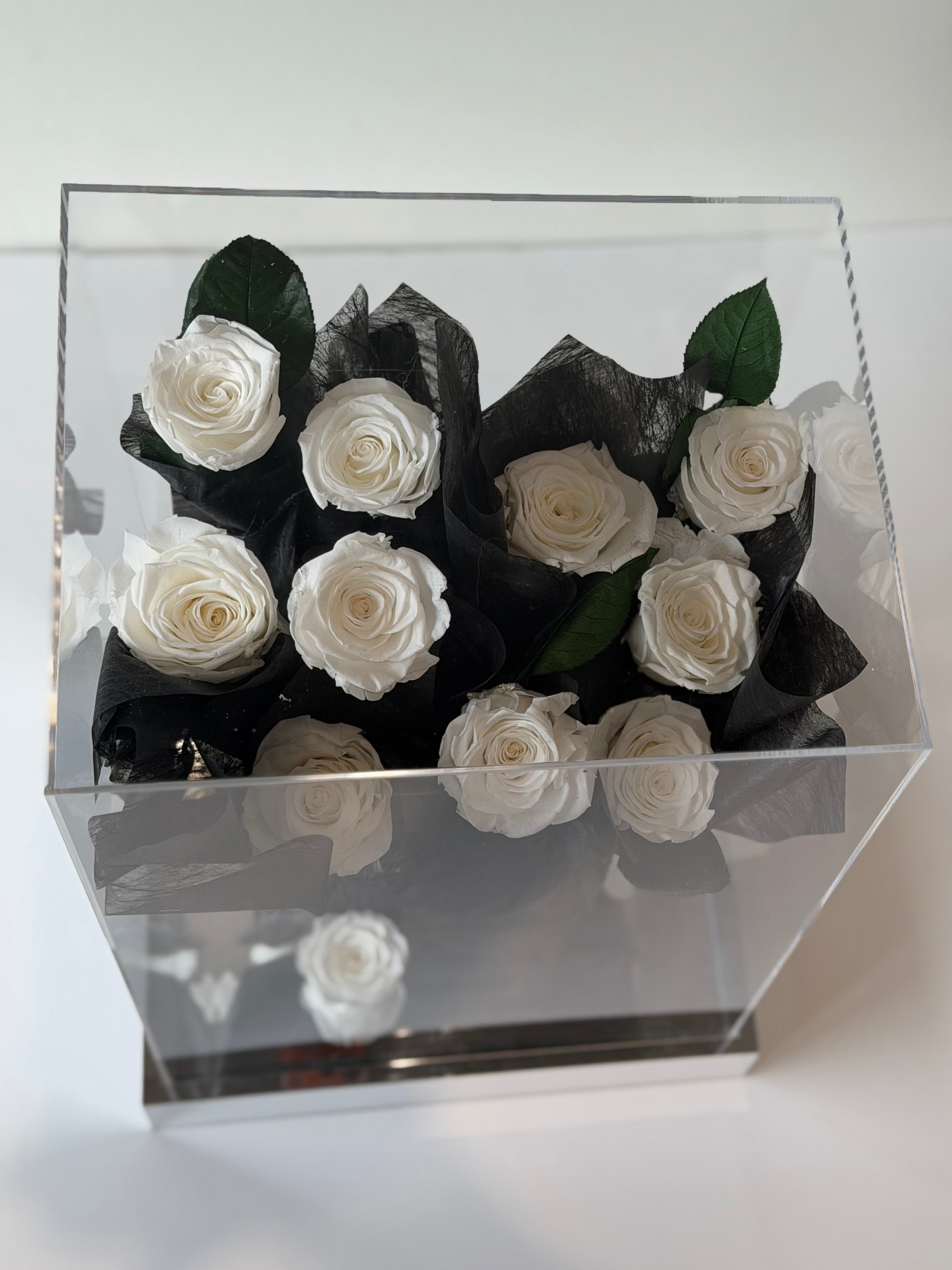 Dozen Rose Bouquet Case (Preserved Roses)