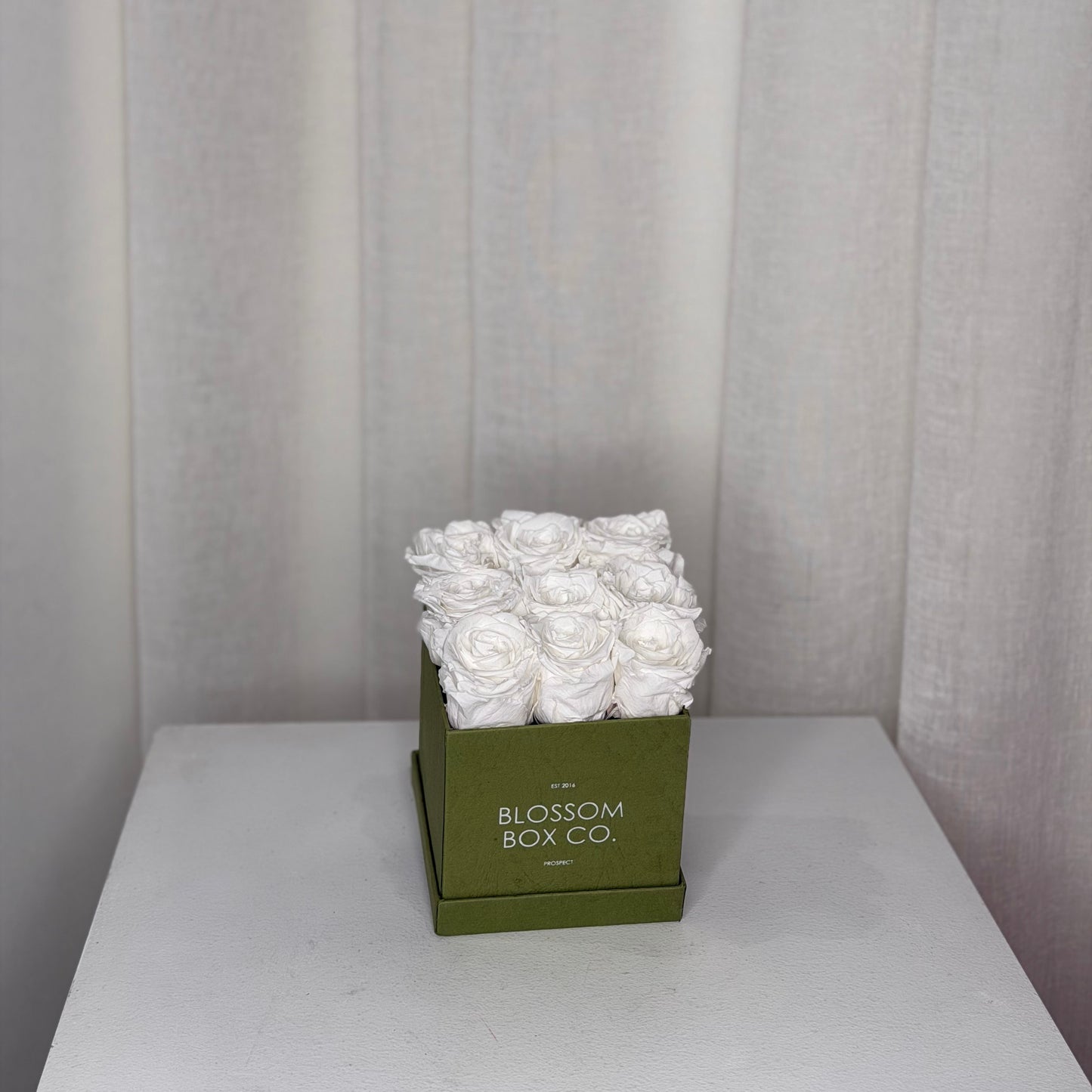 Limited edition sage box - preserved roses