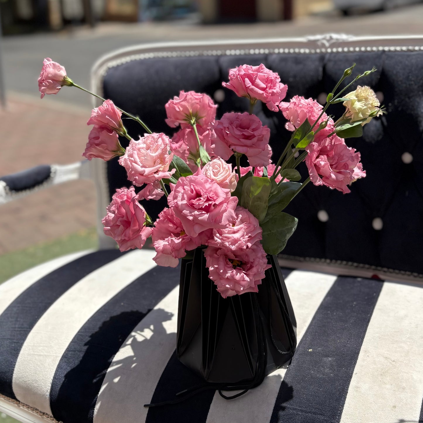 Weekly Special Blossom Bag -  Frilled Lissianthius
