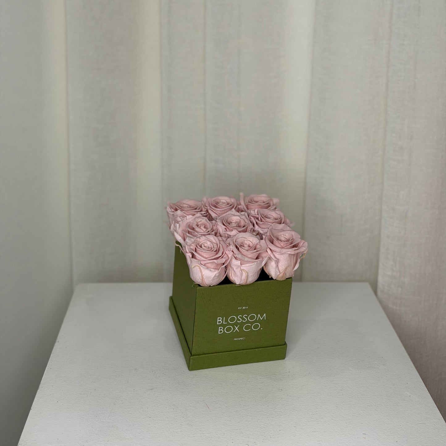 Limited edition sage box - preserved roses