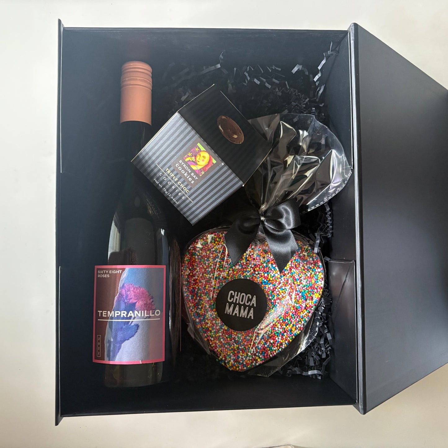 Sixty Eight Roses Wine Hamper