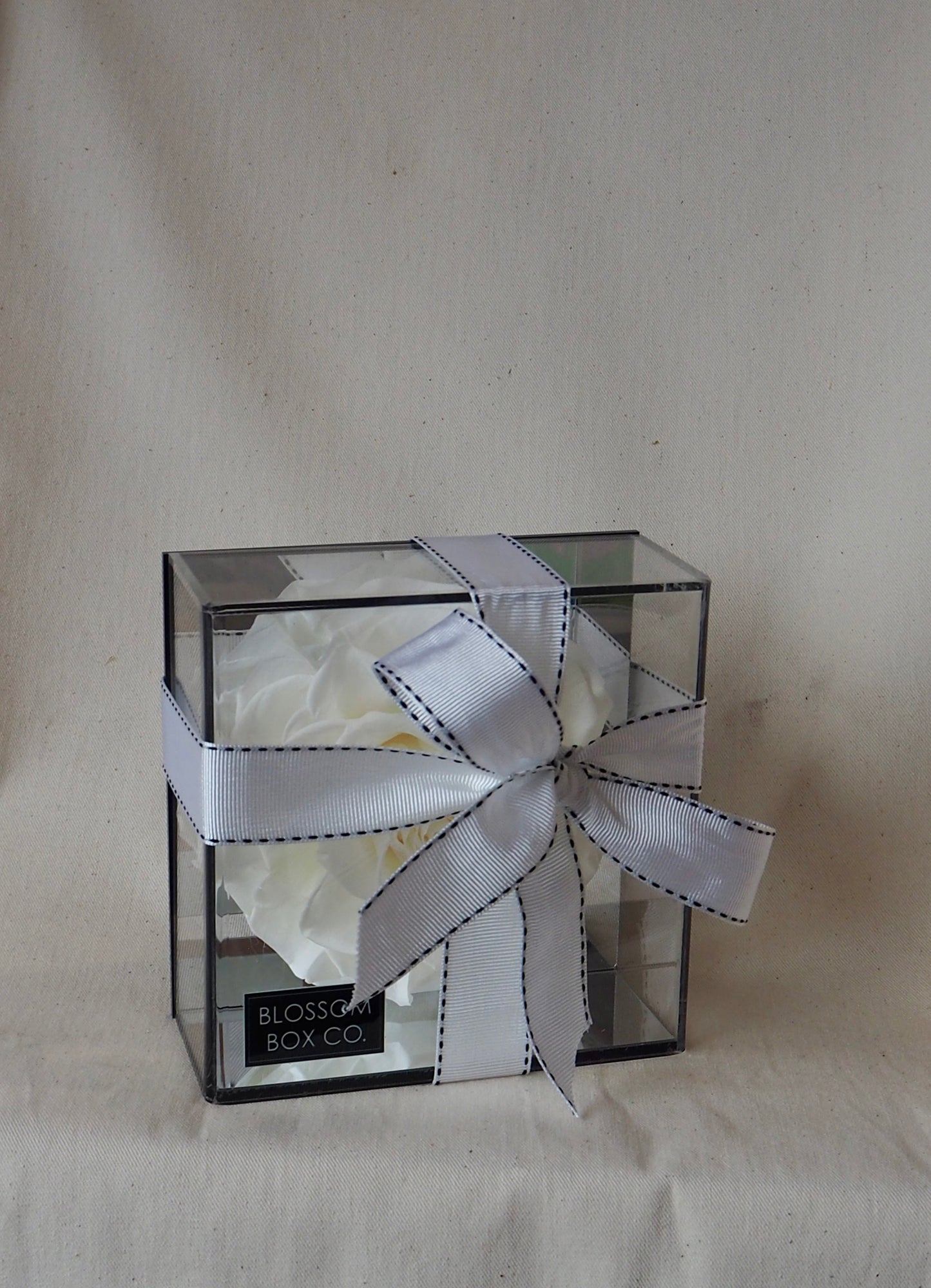 Single Preserved Rose Acrylic Box